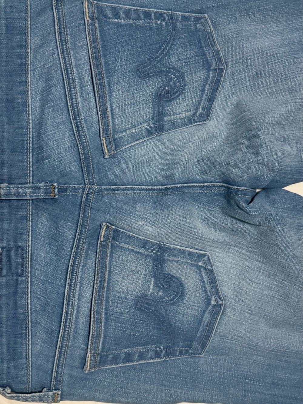 4 AG jeans at a Great Price - Picture 4 of 11